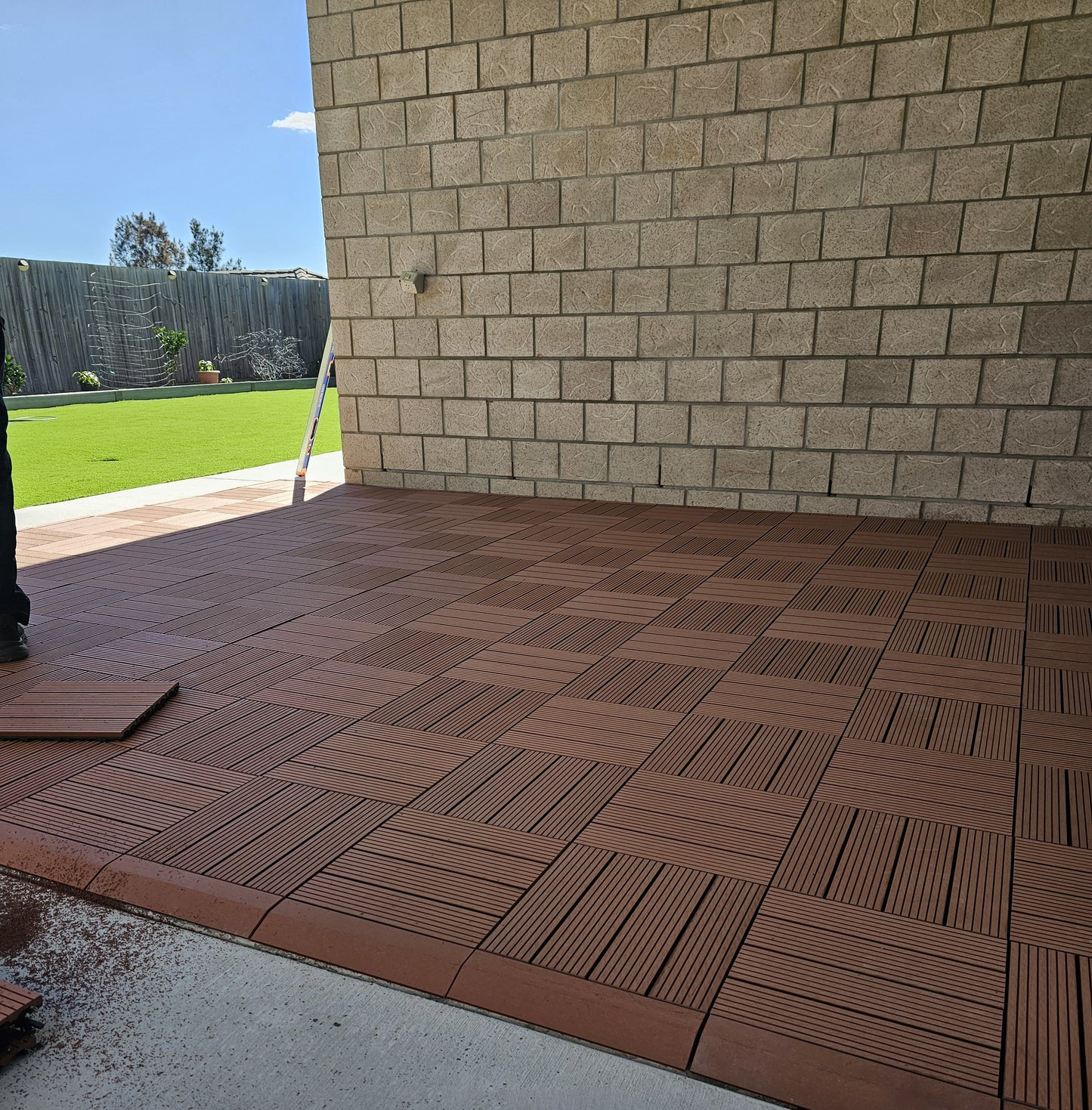 Composite Decking Tiles (Redwood)