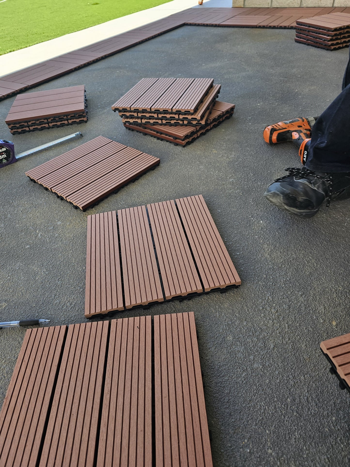 Composite Decking Tiles (Redwood)