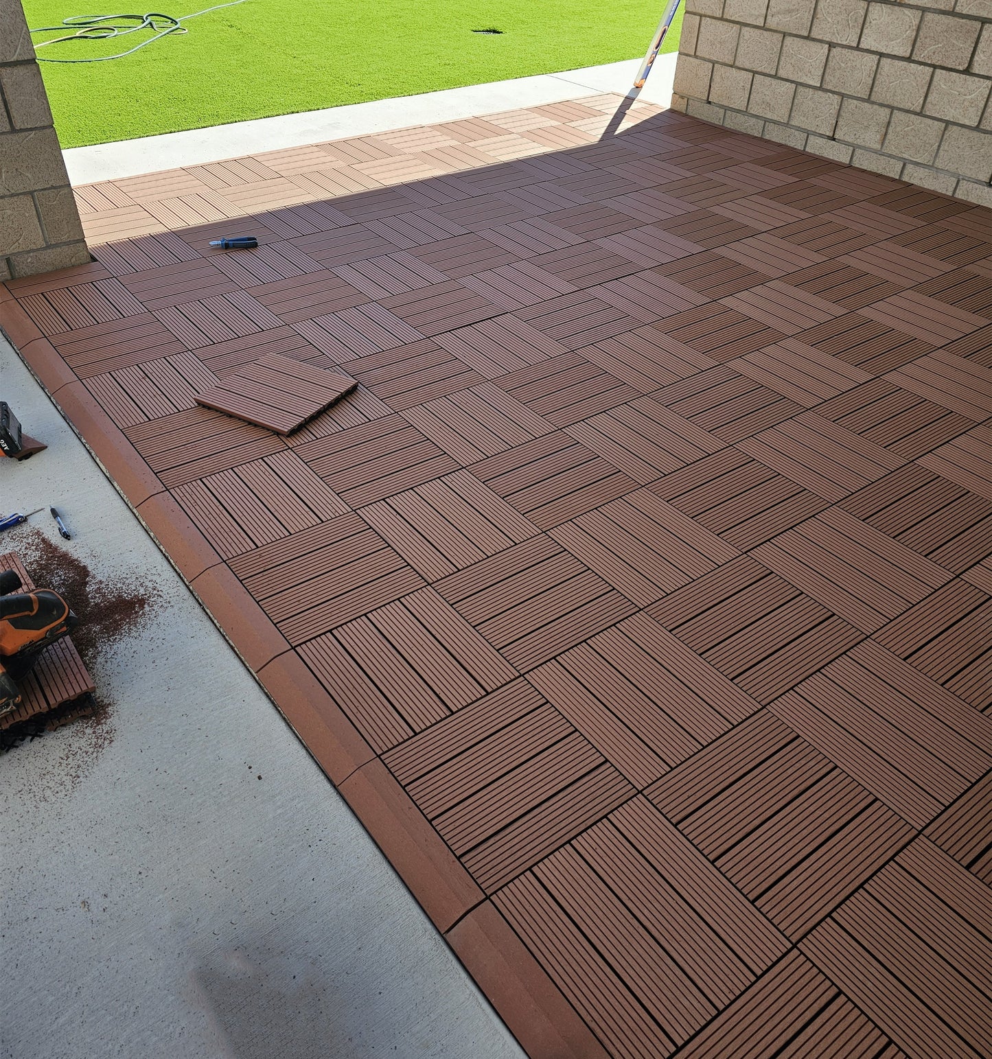 Composite Decking Tiles (Redwood)