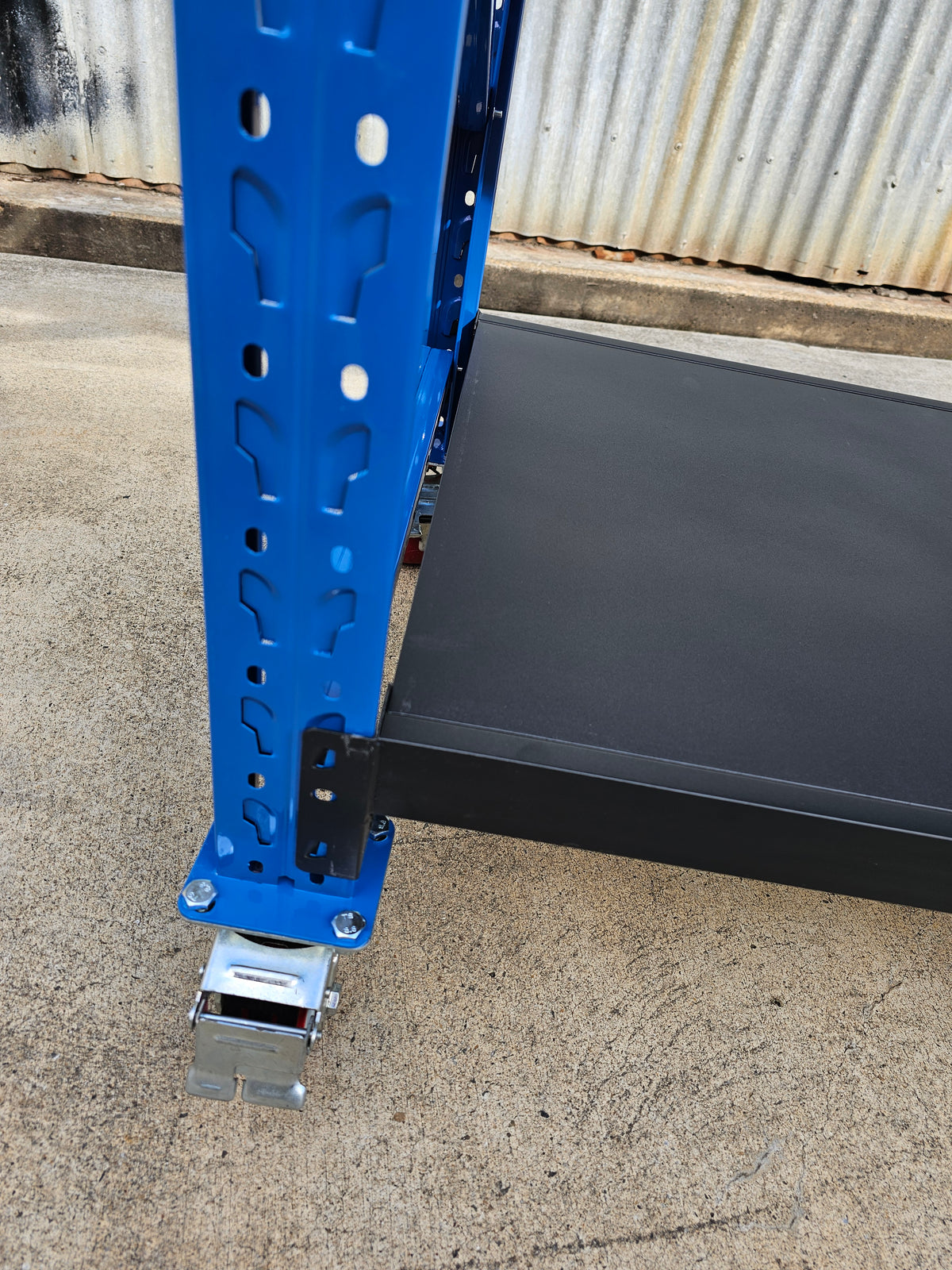 Workbench on wheels L2mxW0.6mxH1m(Blue+Black )