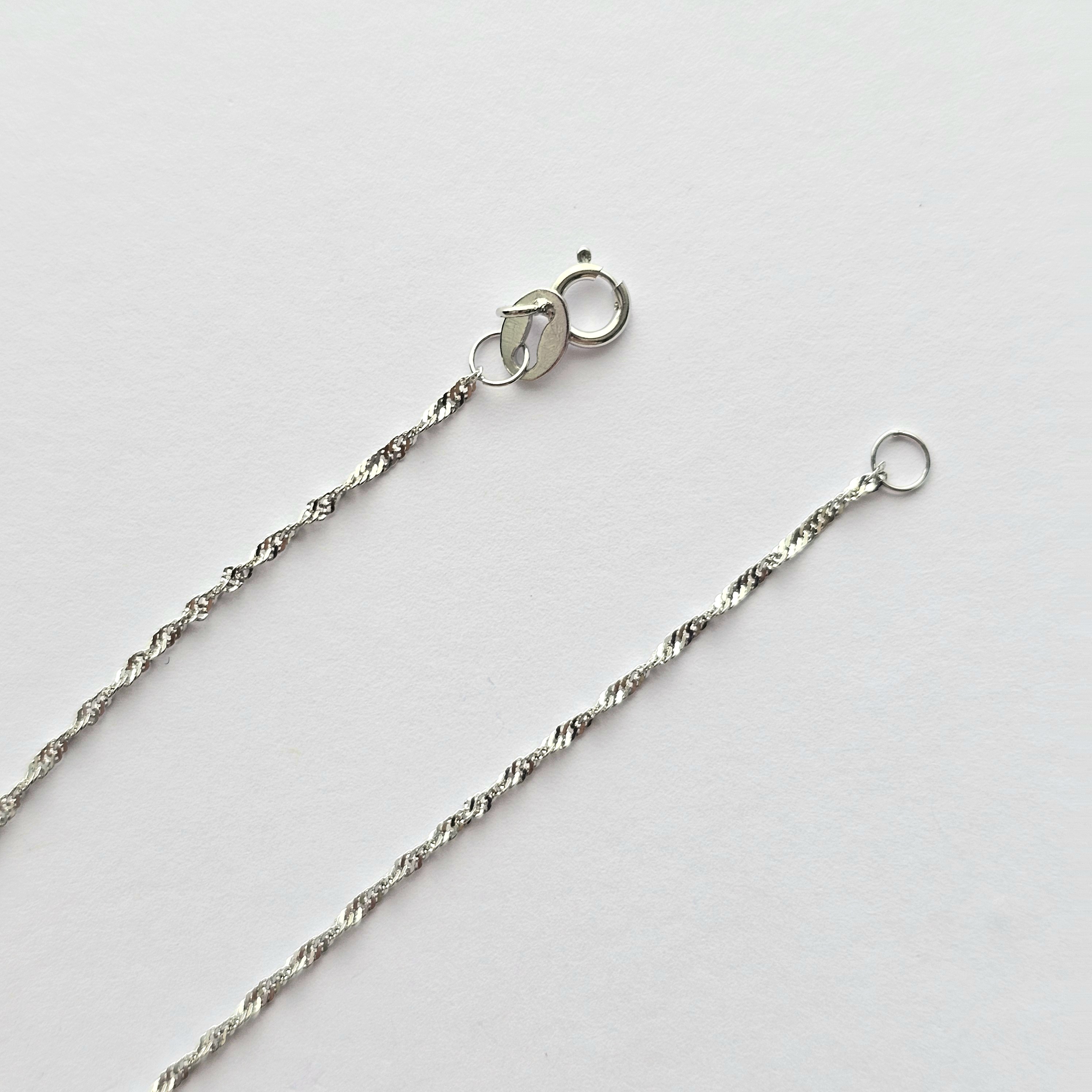 Silver chain (Stamped)