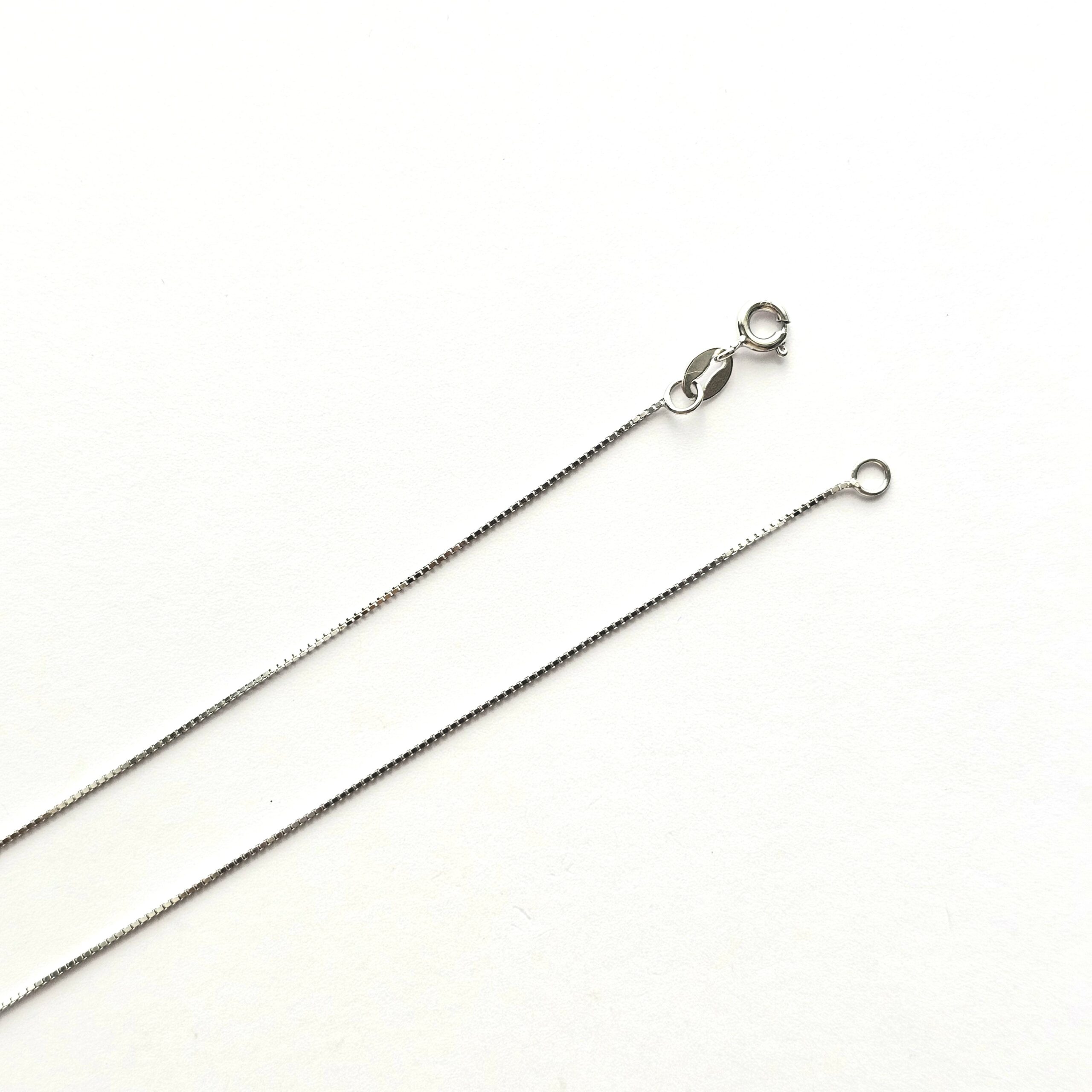 Silver chain (Stamped)